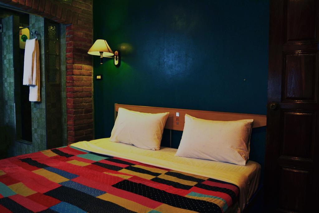Brickhouse Ayutthaya Guesthouse Est 1986 Kültér fotó