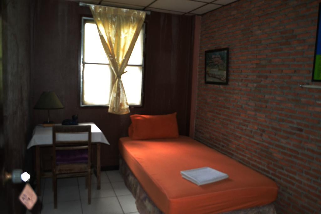 Brickhouse Ayutthaya Guesthouse Est 1986 Kültér fotó