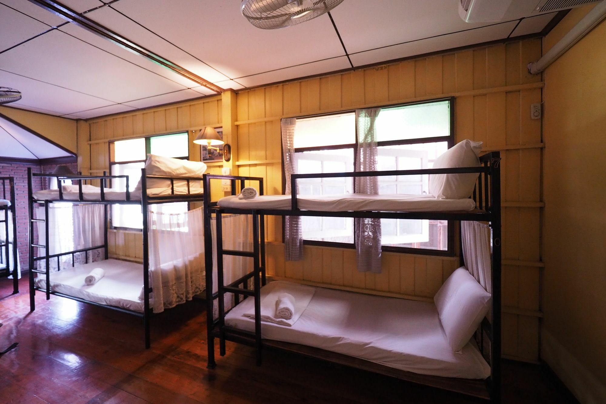 Brickhouse Ayutthaya Guesthouse Est 1986 Kültér fotó