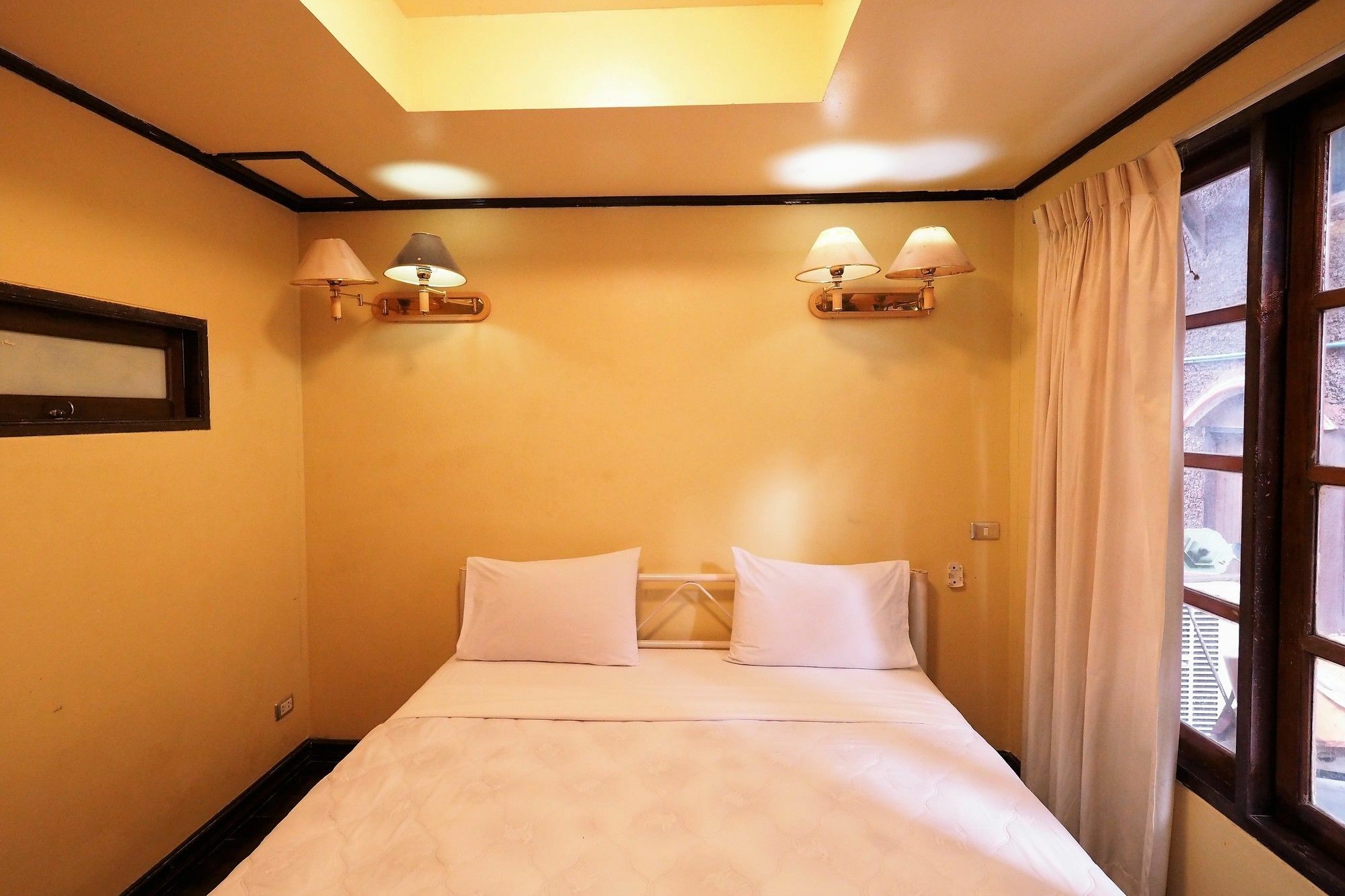 Brickhouse Ayutthaya Guesthouse Est 1986 Kültér fotó